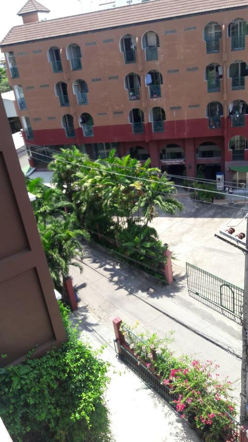 Baankhunmae Apartment Bangkok Kültér fotó